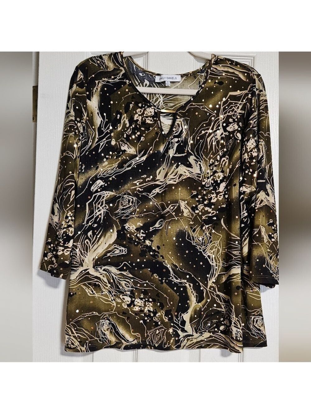 Emily Daniels Olive Abstract Print Top Women's Size XL